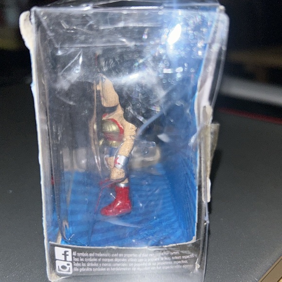 Jada Metals Die Cast Wonder Woman (2016) DC Comics Collectable Figure 2.5” NIB - Picture 2 of 5